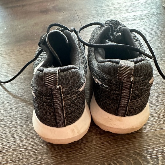 Nike Roshe - Picture 4 of 5